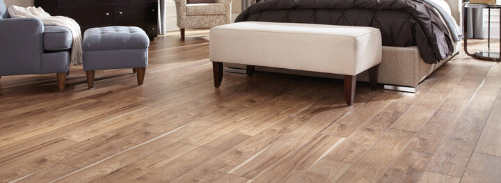 laminate wood flooring in bedroom